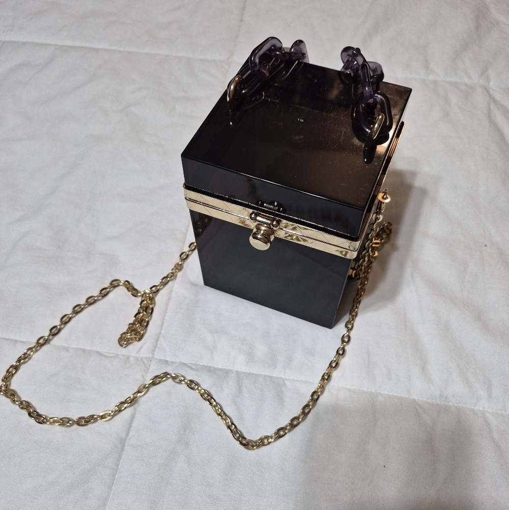 Acrylic Box Purse - Picture 2 of 8